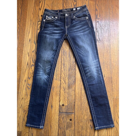 EUC Miss Me Mid-Rise Skinny Embellished Flap Pockets SZ 27x31 Jeans Dark Wash - Picture 2 of 8